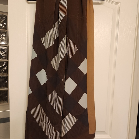 Burberry Vintage Large Oblong Silk Scarf - authentic - Picture 11 of 13